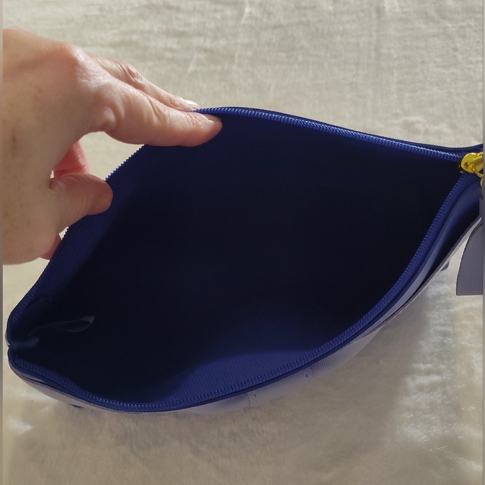 Elizabeth Arden Blue and Silver Clutch - Picture 7 of 12